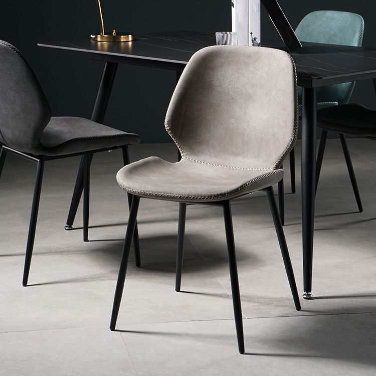 Silla lateral interior contemporánea tapizada Wingback Silla de comedor de metal