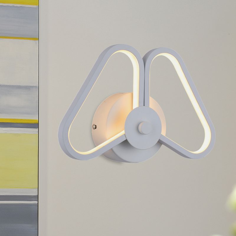 Metal Double Triangles Scone Light Simplicity White/Black LED Wall Lighting Idea in White/Warm Light