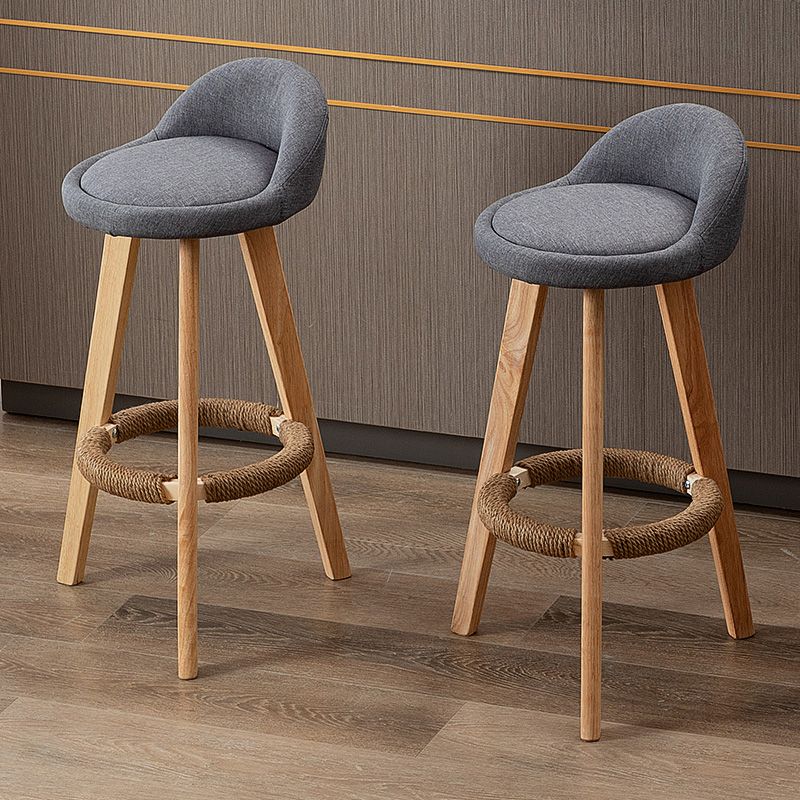 Barkruk in Scandinavische stijl, ronde zitting, houten poten voor keukenbar