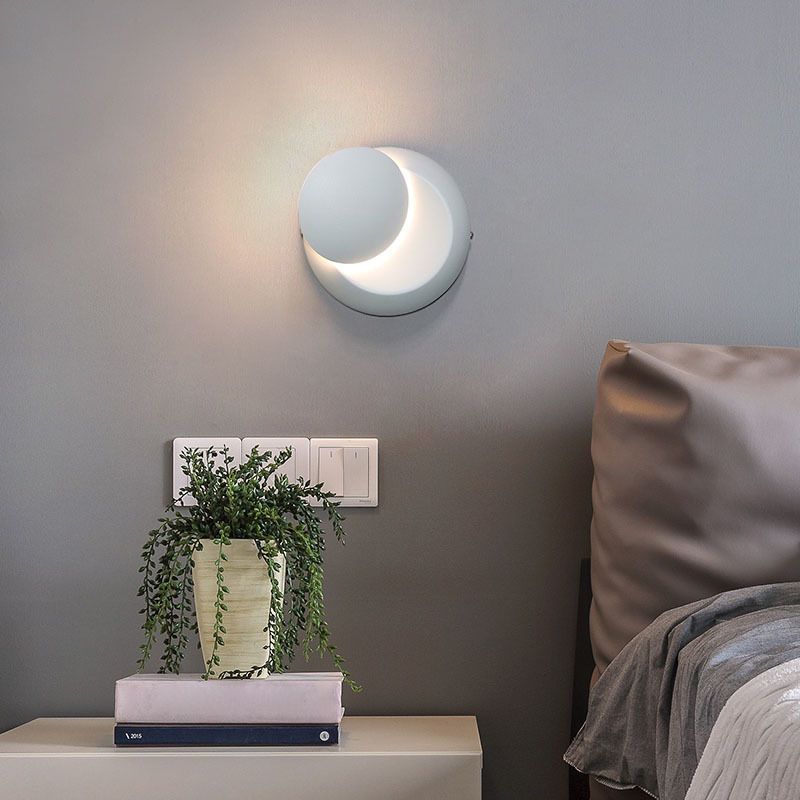 Round Disc Shape Wall Sconce Modern Style Acrylic 1 Light Sconce in Black / White