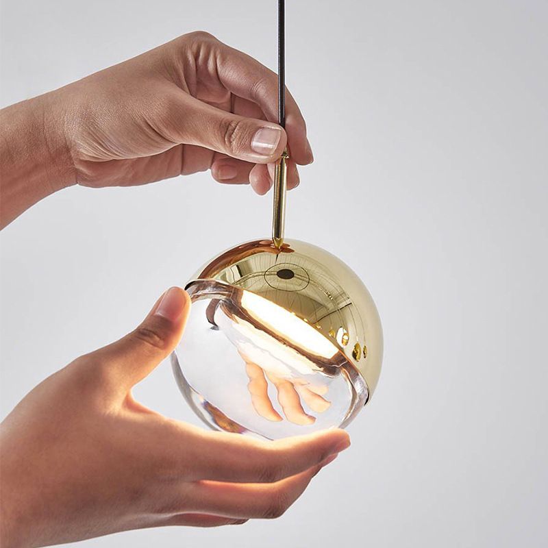 Ontwerper Moderne en eenvoudige LED -wereldbol Pendant licht helder kristal mini hangend licht