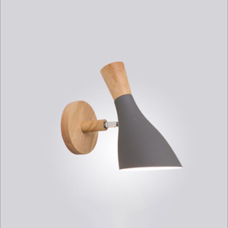 Luz de pared individual geométrica de macarrón en una lámpara de pared de madera de simplicidad moderna con sombra de hierro forjado