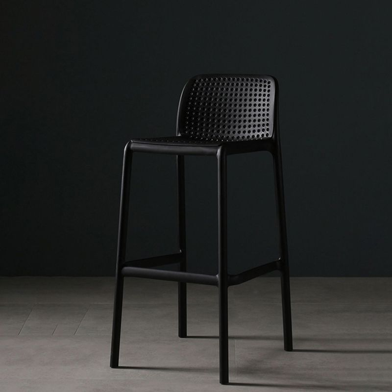 29,9 Zoll Plastik für zeitgenössische armlose Hocker Low Back Bar Hocker für das Restaurant