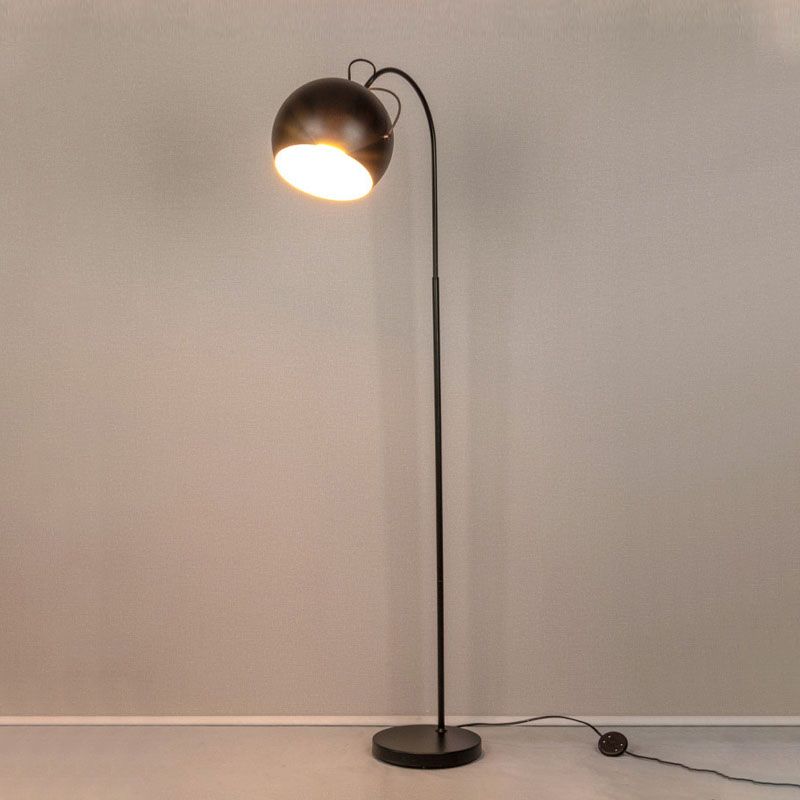 Minimalista Dome tonalità Stand Up Lampada in metallo a pavimento per camera da letto singola con braccio arco in bianco/nero