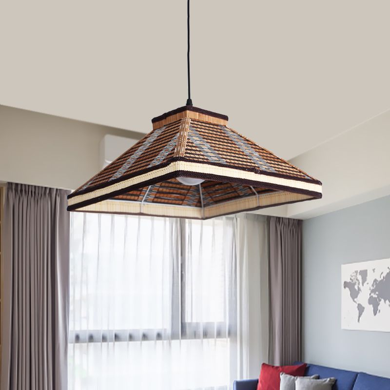 Chinesische Pyramide hängende Deckenleuchte Bambus/Rattan 1 Light Restaurant Anhängerlampe in Weiß/Elfenbein/Braun