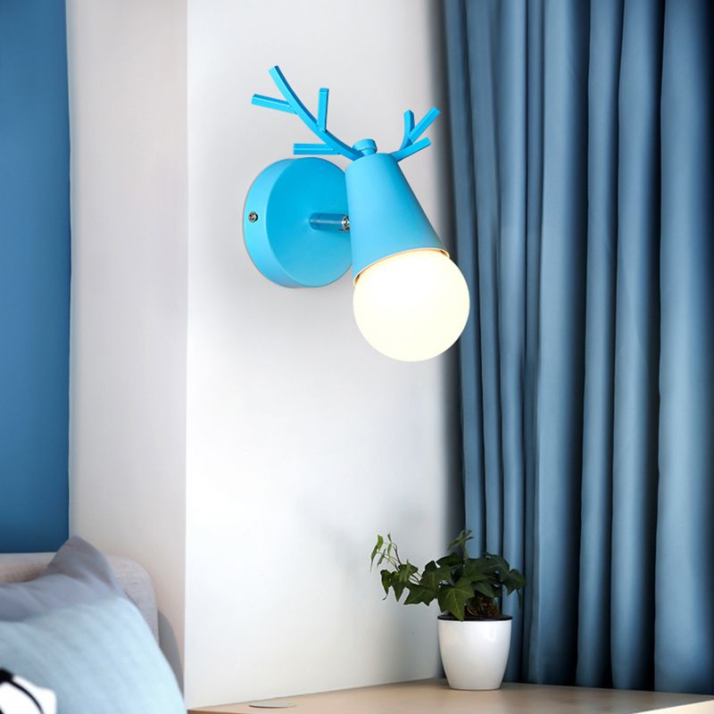Unique Shape Wall Lighting Modern Style Metal 1 Light Sconce Lamp for Bedroom