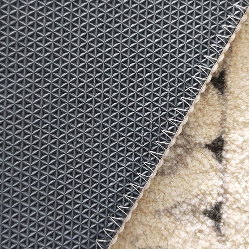 Tapis de motif graphique fantaisie Rapier en polyester gris Tapis de support de tapis sans glissement pour le salon