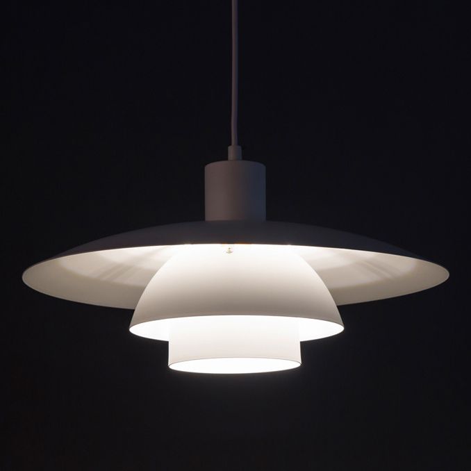 Simplicidad contemporánea Folletos de techo de granja con sombra metálica