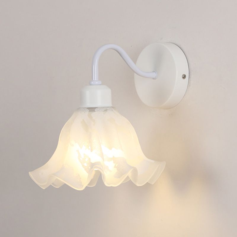 Modern Metallic Wall Light Sconce Minimalist Wall Light Fixture for Bedroom