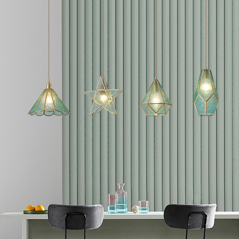 Hängende Beleuchtungsbehandlung Tiffany -Stil schattierter Glashängung Anhänger mit Messing -Baldachin