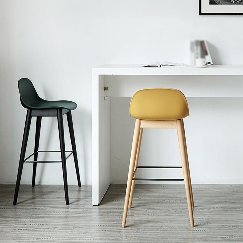 Taburetes de madera escandinavos para mostrador, taburetes de bar de plástico con respaldo bajo y reposapiés