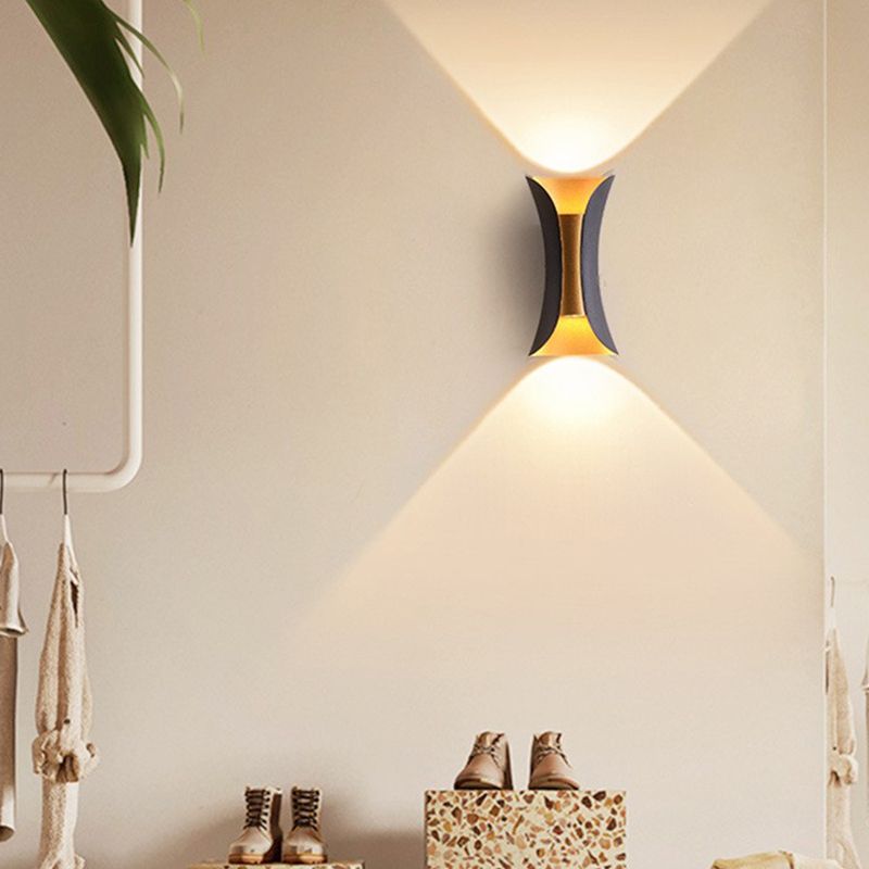 Wandleuchte minimalistische LED -Metallwand montiertes Licht montiert