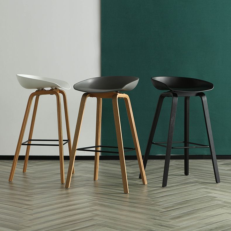 Taburetes contadores simples contemporáneos taburete de bar de madera interior con patas de 30 pulgadas con asiento de plástico