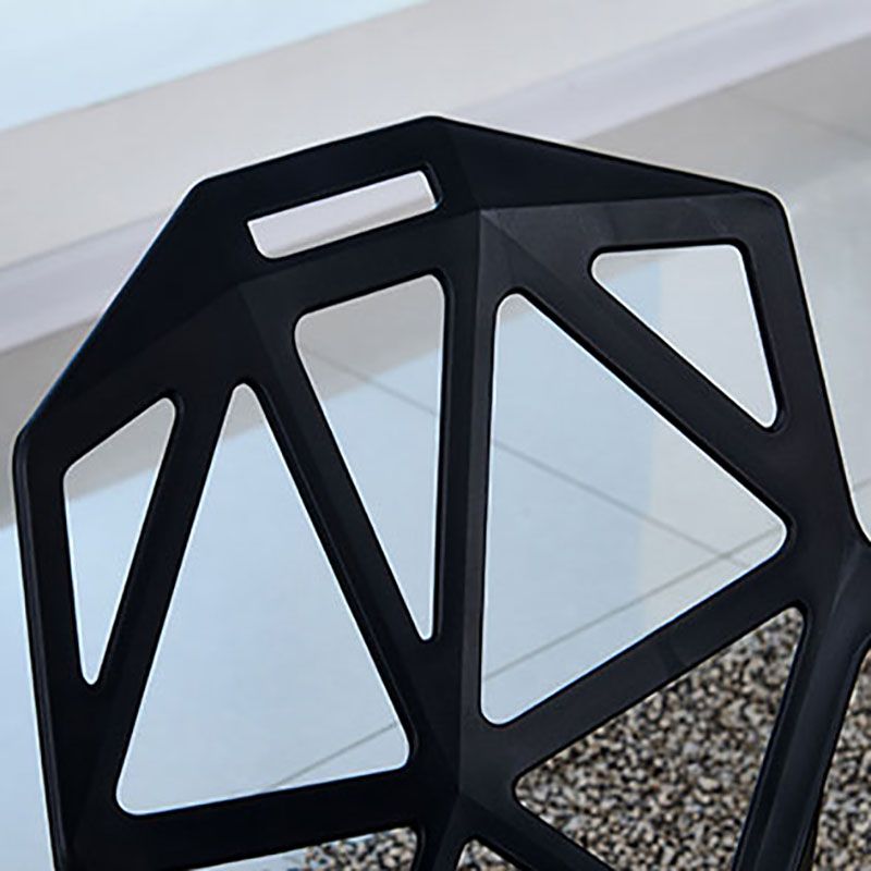 El comedor contemporáneo plástico preside la cocina que cena la silla lateral del brazo