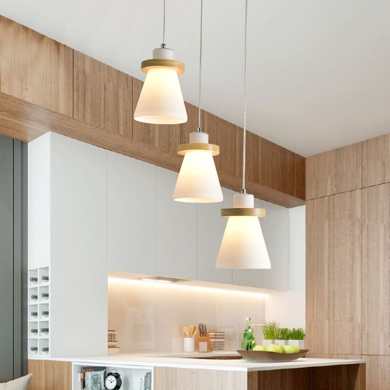 Lámpara colgante de sombra cónica blanca con dosel redondo de estilo simple iluminación colgante de vidrio de leche en blanco para el cargo
