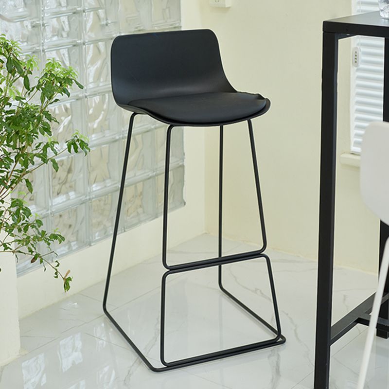 Indoor Footrest Dining Stool Plastic Industrial Low Back Counter-height Stool