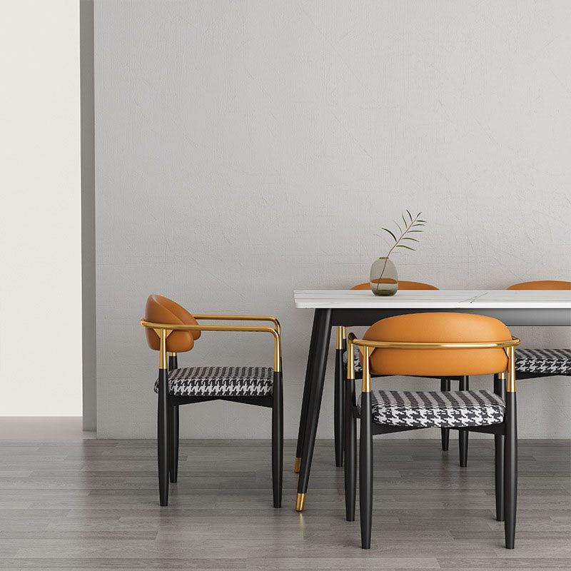 Silla de comedor tapizada casera moderna con respaldo abierto y acabado mate