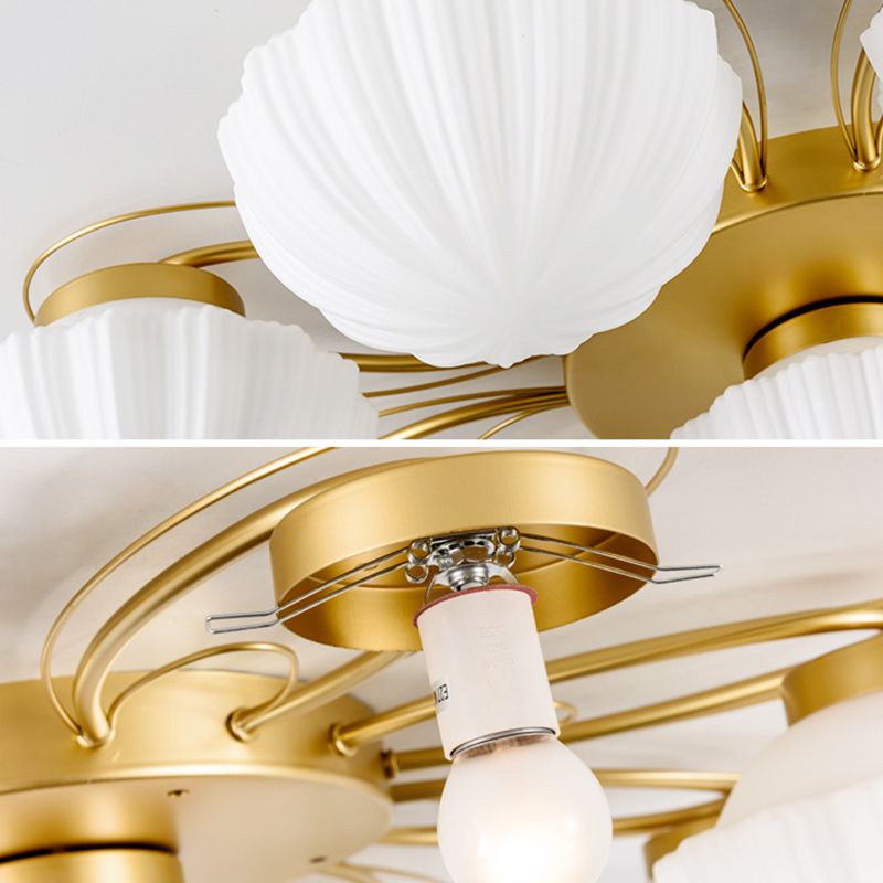 American Traditional Style Plafond Light Mount-Mount avec des coquillages en verre givré blanc Shade en or