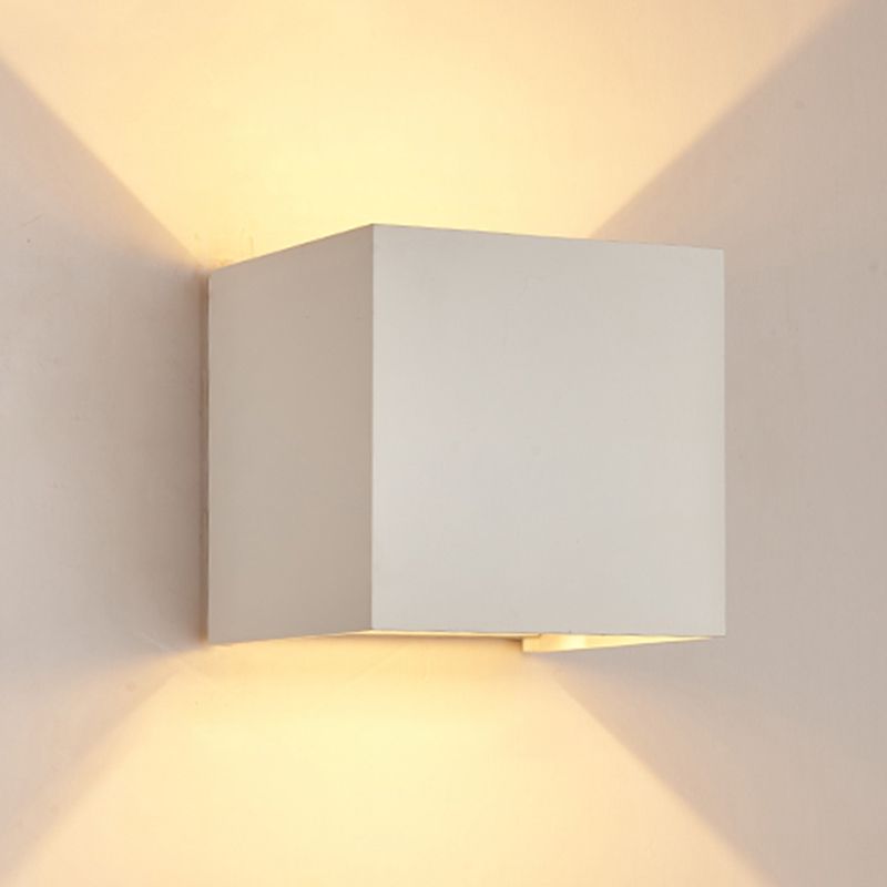 Square Shape Wall Mount Lamp Modern Style Metal 2 Lights Sconce Lamp in Black/White