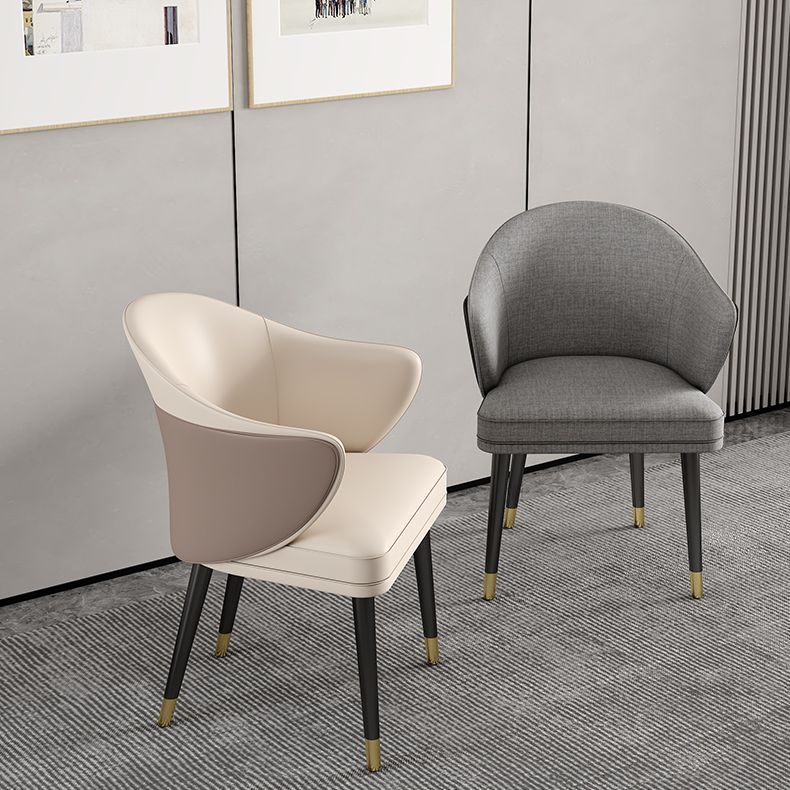 La salle à manger en métal Glam préside le fauteuil de salle à manger en cuir PU pour utilisation au restaurant