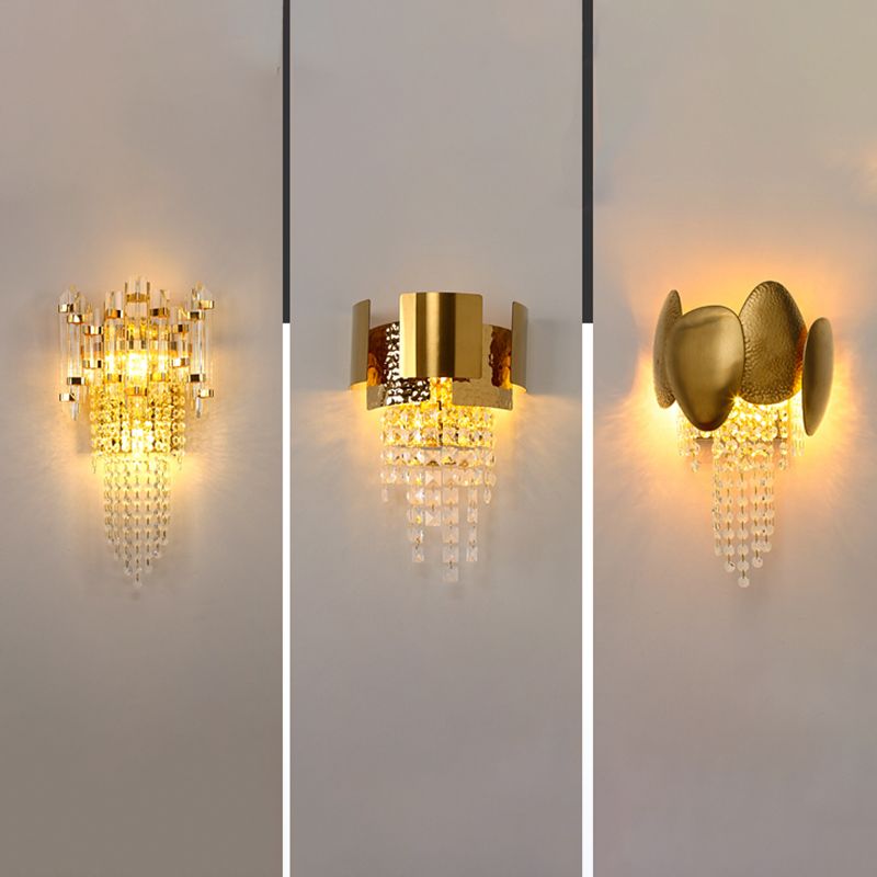 Pronzo della parete a montaggio a filo oro con lampada da parete postmoderna a tonalità di cristallo chiaro