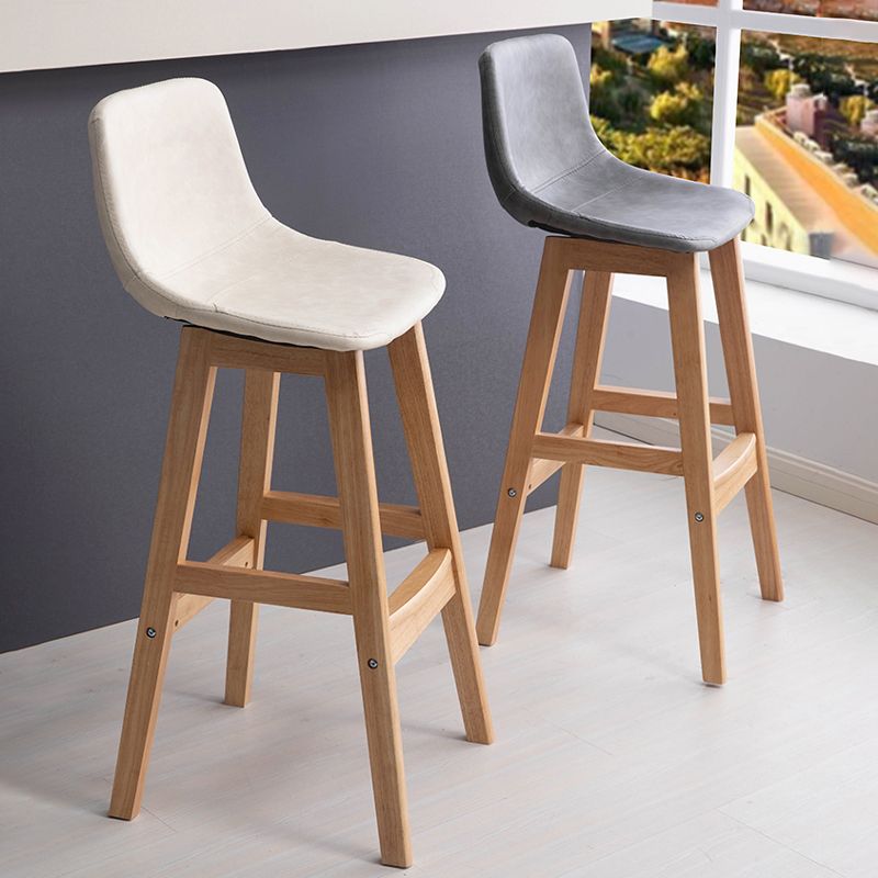 Barhocker im skandinavischen Stil, Schalensitz, Holzbeine, Barhocker für die Küchenbar