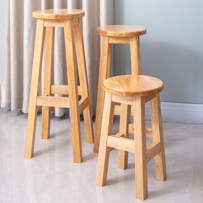 Taburete contemporáneo de barra de goma taburete de bar de interior con asiento de madera y reposapiés