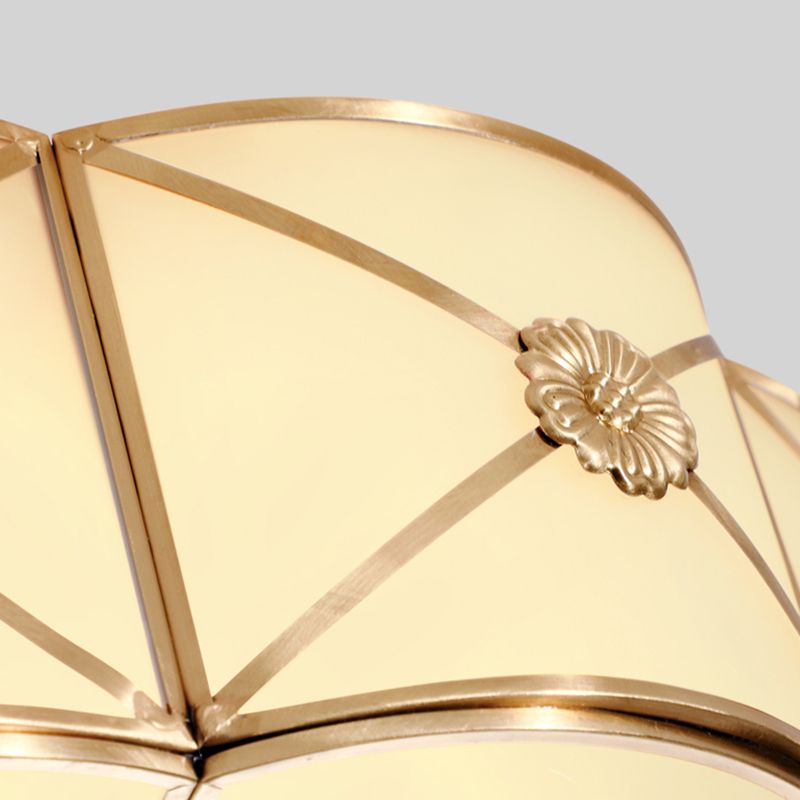 Plafonnier festonné en verre blanc, éclairage encastré de style traditionnel pour chambre à coucher en laiton