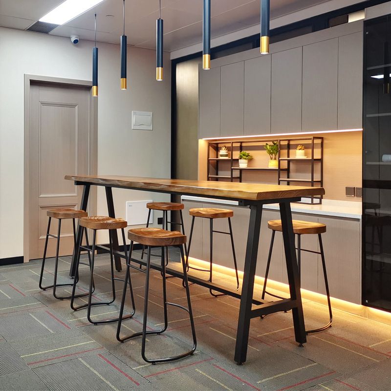 Black Base Pub Table Solid Wood Top Bar-height Table for Patio Use