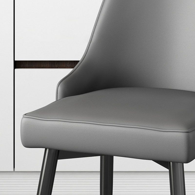 Sillas sin brazos de comedor de metal Glam, sillas Parsons de comedor de cuero PU para restaurante