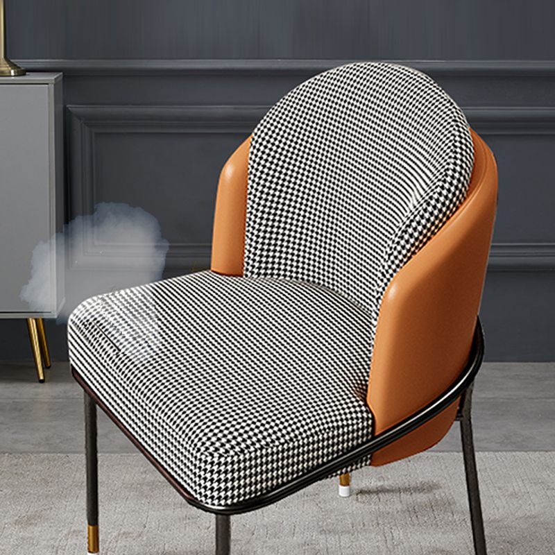 Silla de comedor de metal Glam, silla sin brazos lateral de comedor tapizada para uso en restaurantes