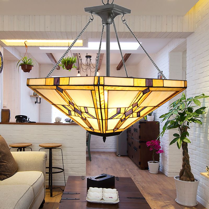 19,5 "/27,5" de large Tiffany Tiffany Vintage Pyramide Chandelier Tache-fenêtre Pendant Pendant inversé en beige pour chambre à coucher