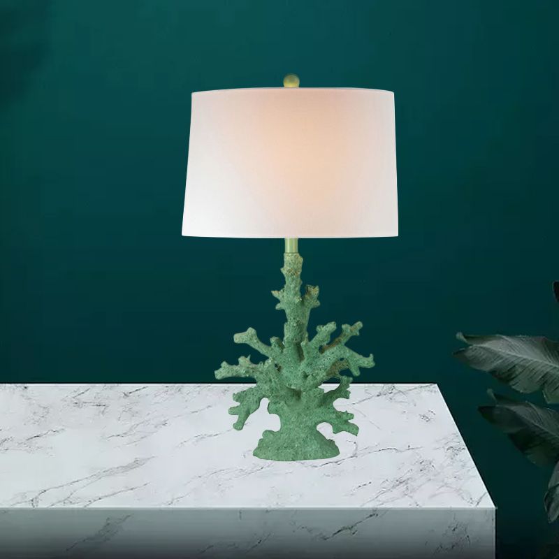 Éclairage de table verte / rouge en résine Corail 1 Bulbe Countryside Night Stand Lampe avec tambour de tambour