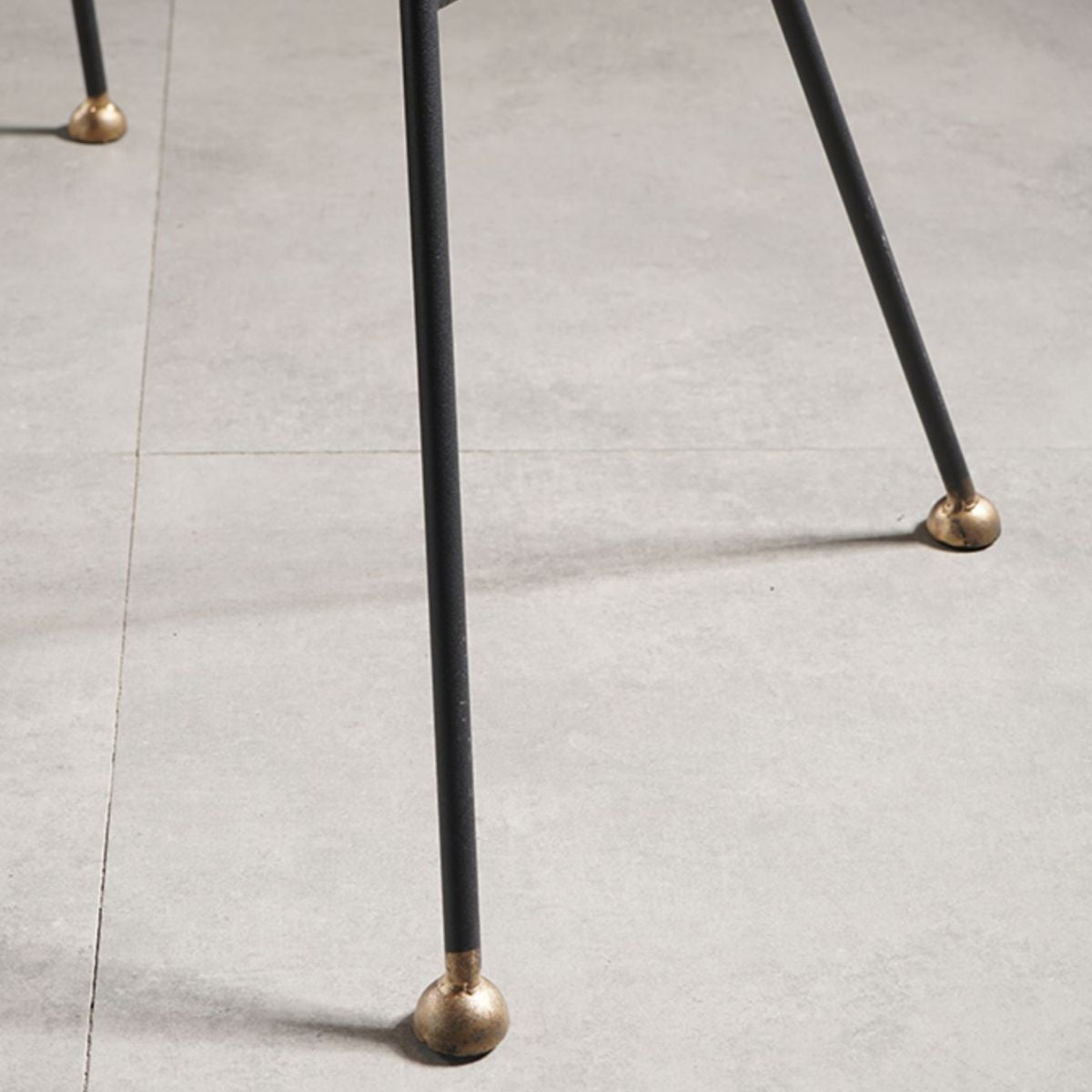 Chaise en cuir de style contemporain, chaise sans accoudoirs avec pieds en métal pour cuisine