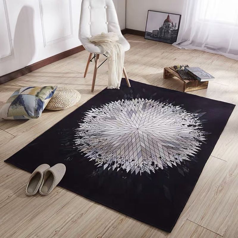 Modern Geometric Printed Rug Black Tone Polyester Area Carpet Non-Slip Backing Rug for Living Room