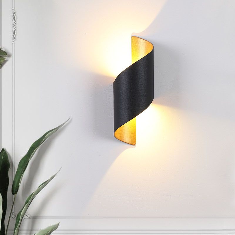 Postmodern Style Metal Wall Light LED Wall Sconce Light for Living Room