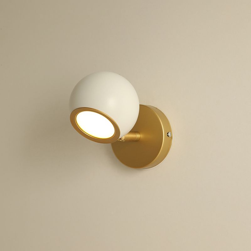 Globe Vanity Wall Sconce Nordic Minimalist Style Metal Vanity Lampe