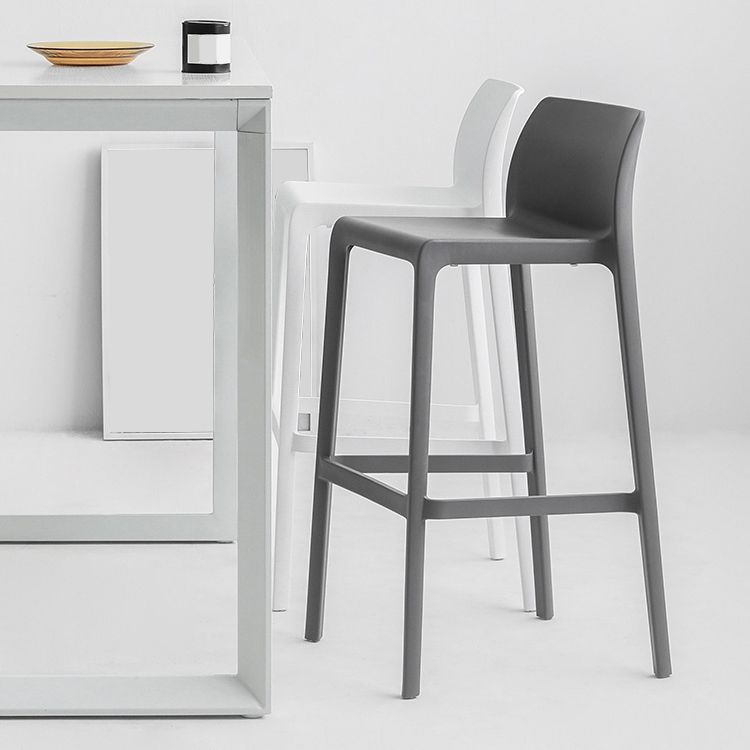 Industrial Stackable Indoor Bar Stool Plastic Armless Bar Height Stool