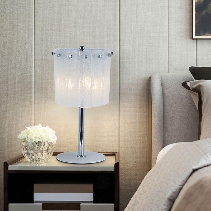 Lampada da comodino contemporanea a 3 teste con luce da scrivania a tamburo cromata con paralume in cristallo