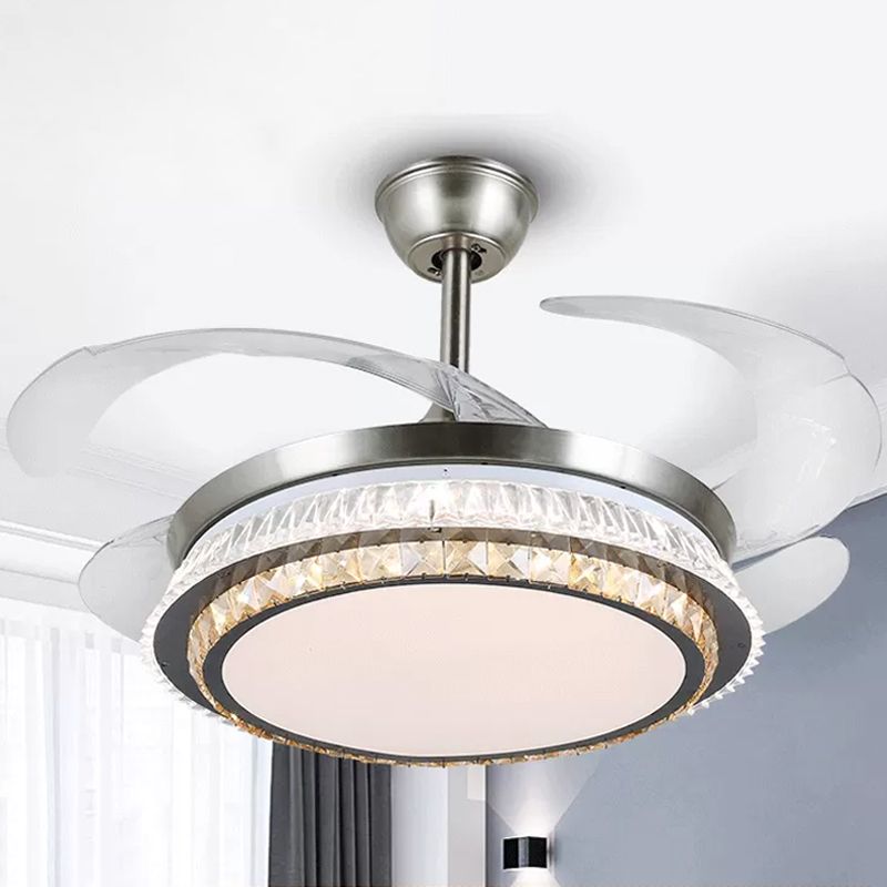 Silberschicht 4 Blades Halbflush Mount Modernismus LED Crystal Anhänger Lüfterleuchte, 19 "breit
