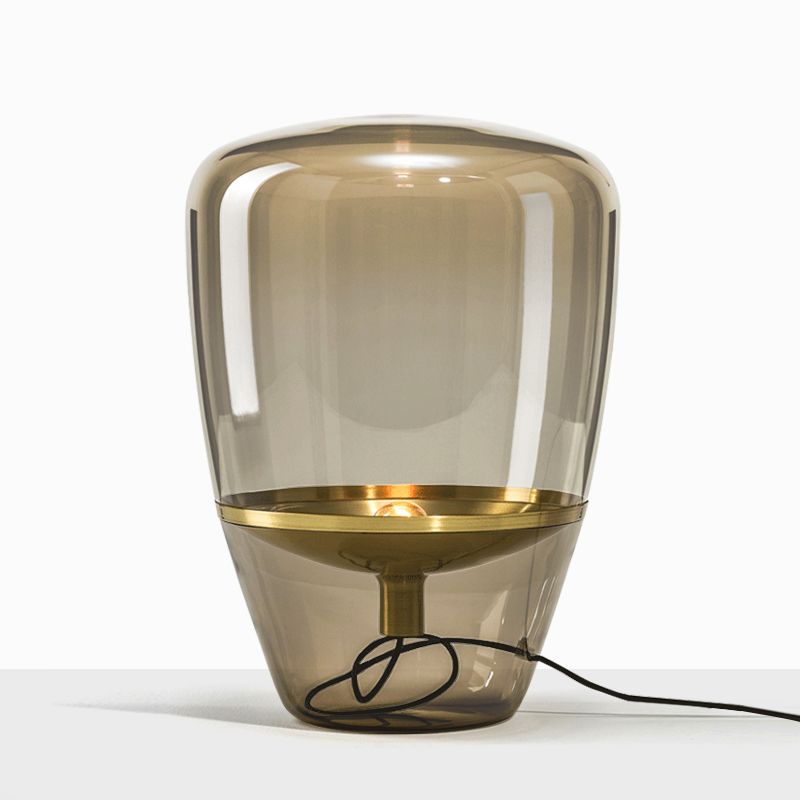 Lampada da notte triangolare in vetro trasparente/fumé/cognac, postmoderna, a 1 testa, con paralume interno per piattino, in nero/ottone
