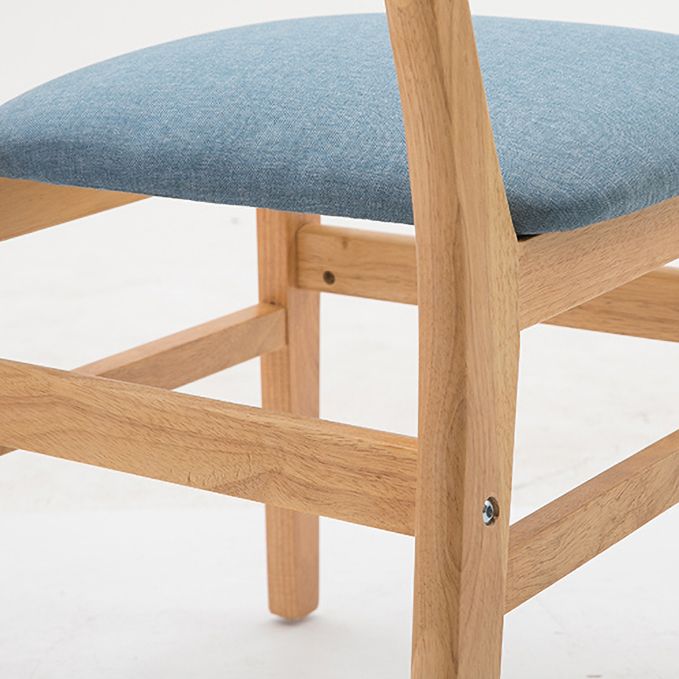 Chaise d'appoint à la maison contemporaine, chaise de salle à manger en bois à dossier ouvert rembourrée