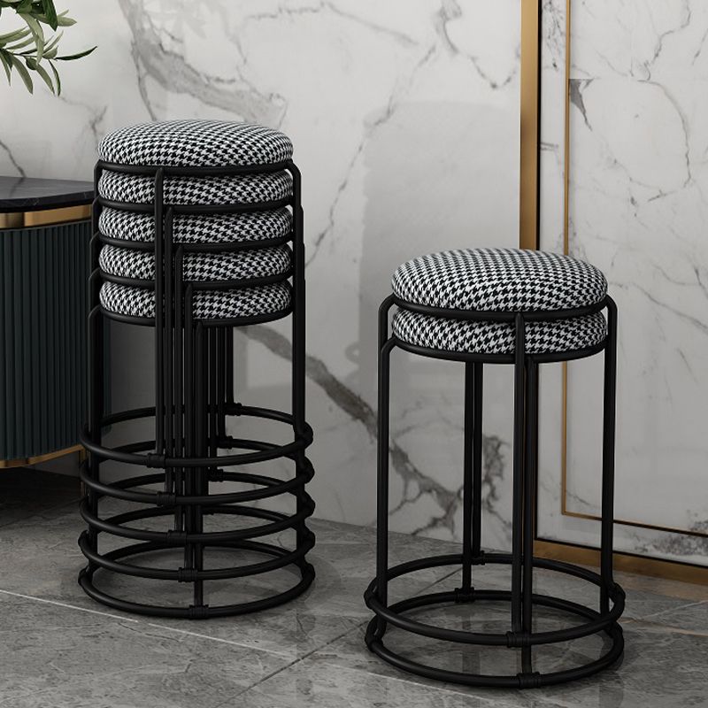 Black Modern Standard Water Resistant Round Standard for Home Decor