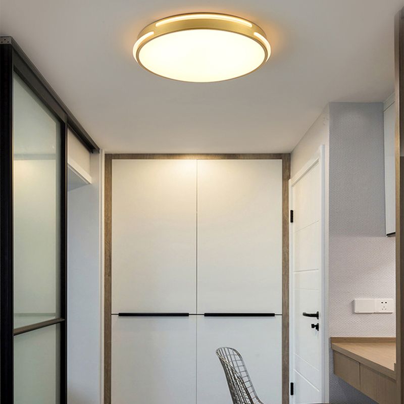 Style moderne rond monte de montage léger 1 lampe de montage à chasse d'eau légère en finition dorée