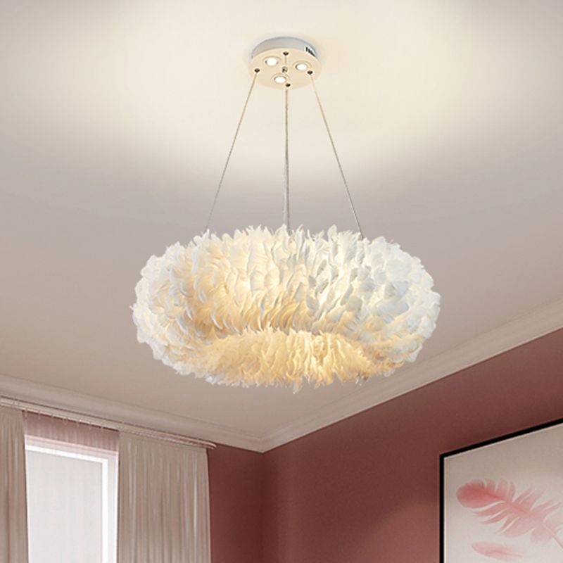White Doughnut Shape Feather Chandelier Light Modern Style Hanging Pendant Lamp for Bedroom