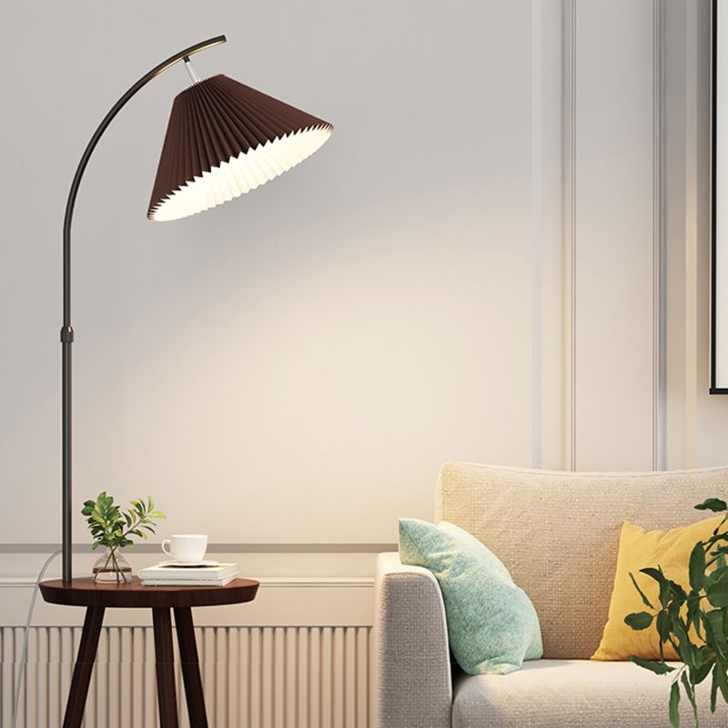 Lámpara de pie colorida nórdica, lámpara de pie con sombra de arpillera y mesa de madera para sala de estar