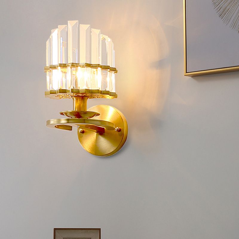 Clear Crystal Prism Wall Lighting Fixture Contemporary 1 Light Wall Lamp with Round Backplate in Brass
