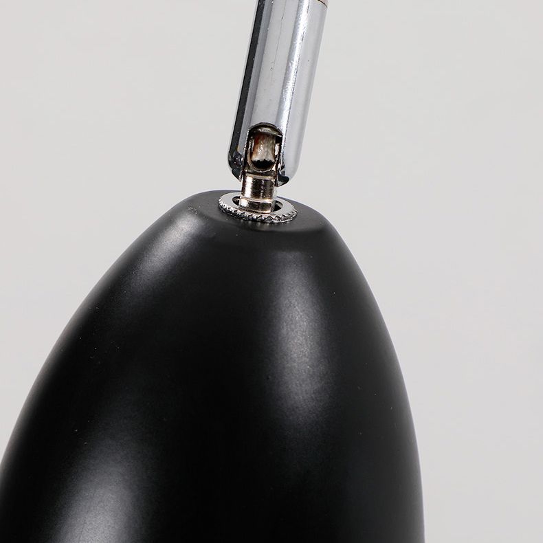 Lampada da parete a forma di cono in metallo, in stile contemporaneo montato da parete