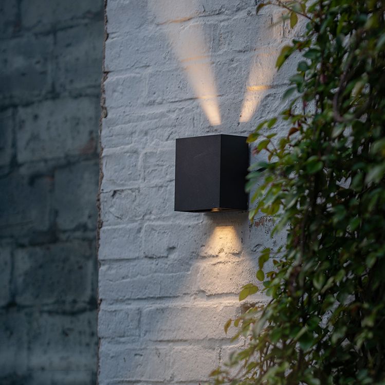 Moderno stile minimalista su e giù per la parete in metallo a parete a LED per parete esterna