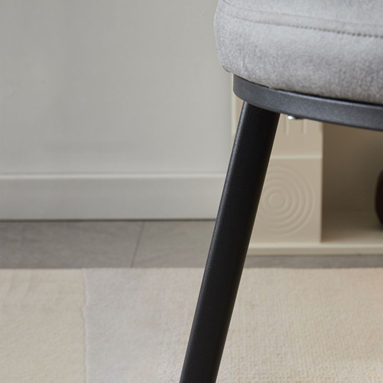 Chaise contemporaine à coussin en éponge haute densité de 17'' de large Parsons Chair